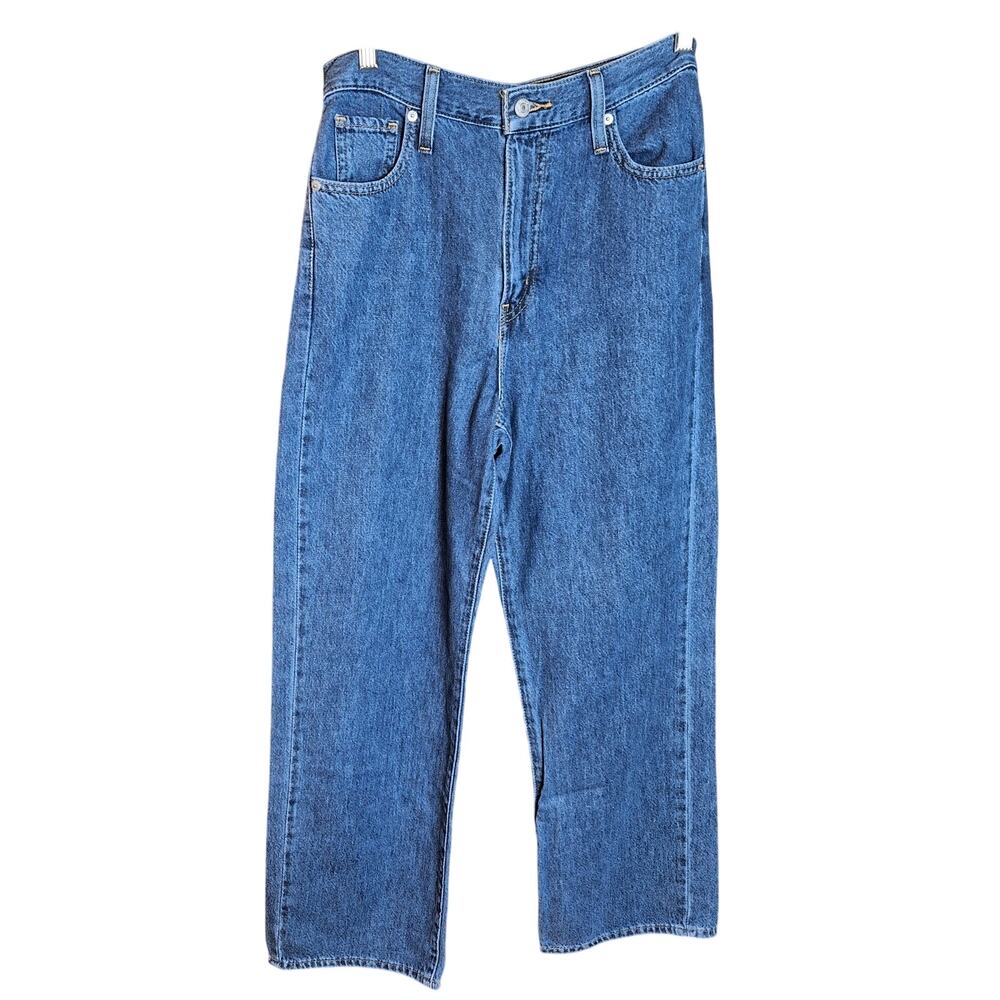 Levi's Women 26 Medium Wash High Waisted Straight Denim Classic Everyday Jeans